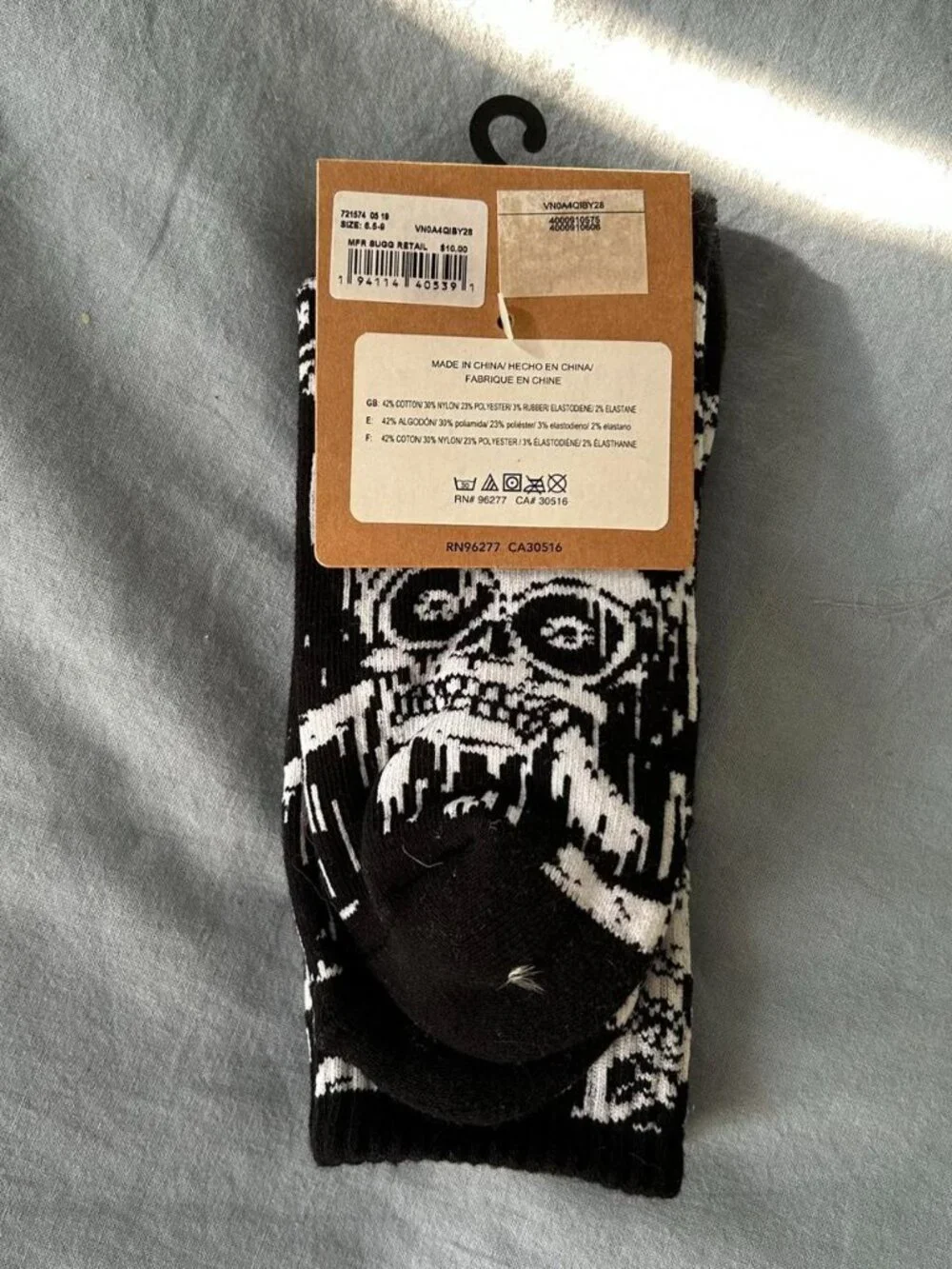 NWT Vans Skull Print Black and White Socks